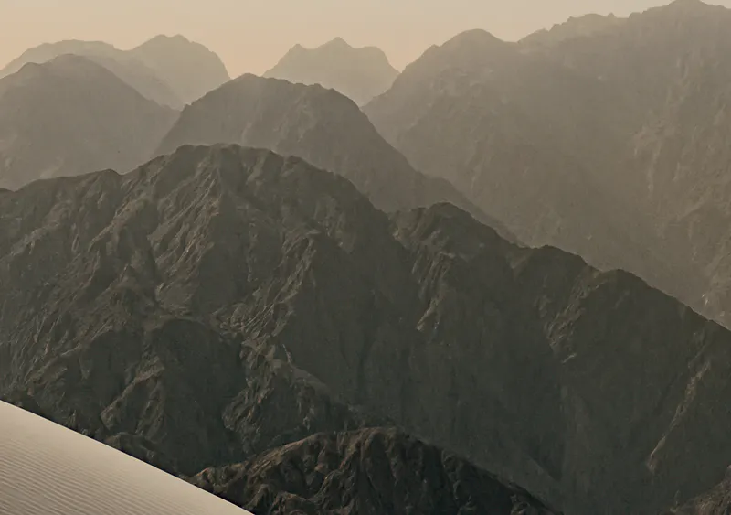 iPhone Duo light wallpaper for the inner display, misty mountains, 2670x1878 px